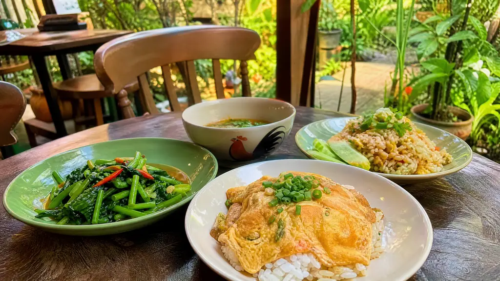 อาหารตามสั่ง บางใหญ่ รสชาติบ้านๆ ที่คุณคิดถึง ที่ The Move Coffee Garden